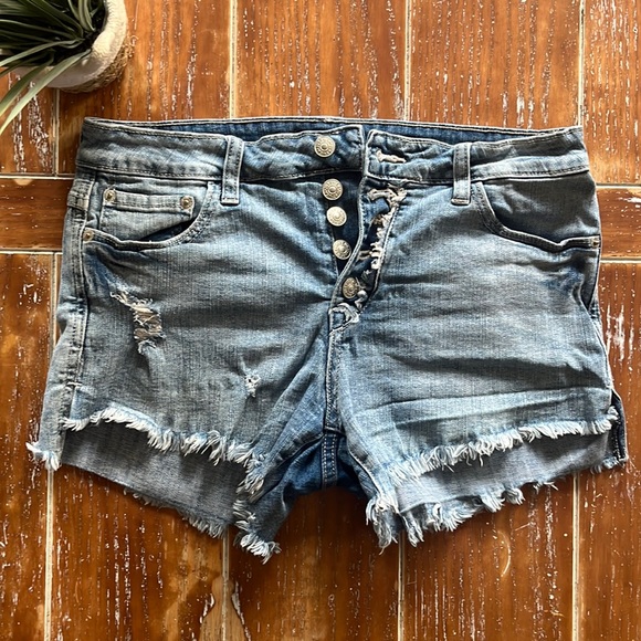 Size 29 Ripped Jean Shorts - Picture 2 of 6